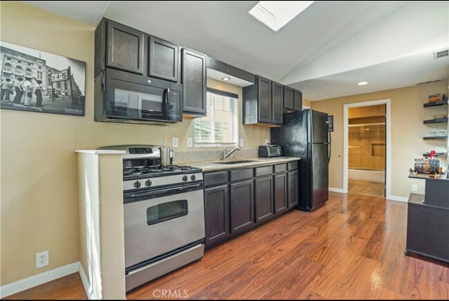 Building Photo - 936 Gonzales St