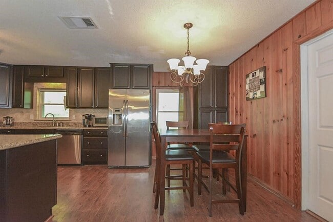 Building Photo - 116 Texas Ave