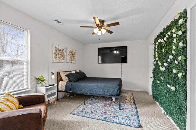 Building Photo - 5343 Godas Cir