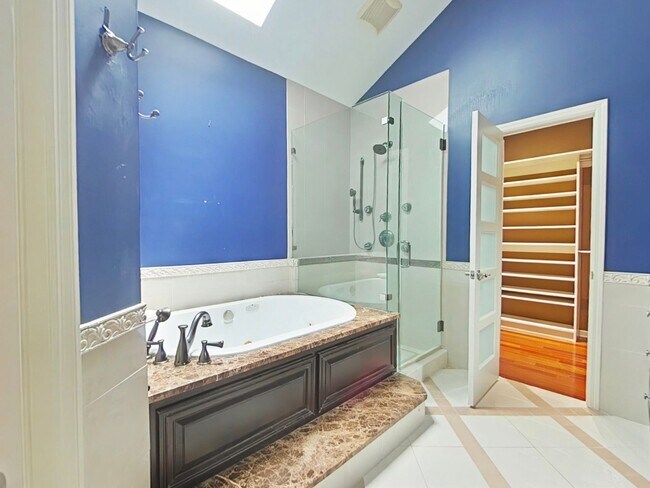Building Photo - Lovely three bedroom home in Jones Creek!