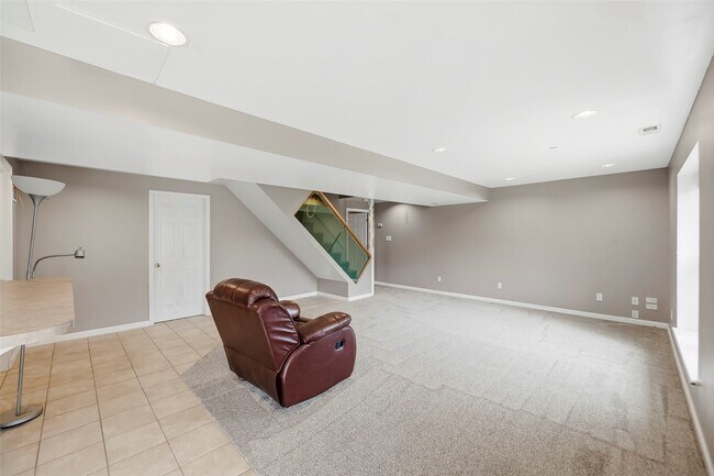 Building Photo - 5012 Joshua Dr