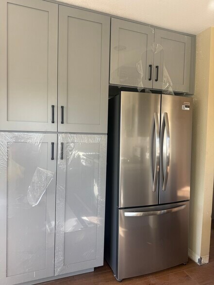 Building Photo - 835 Mistletoe Ln