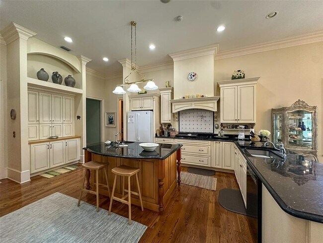 Building Photo - 6425 NW 202nd Pl