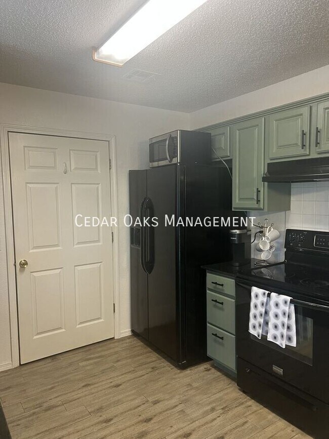 Building Photo - 1139 S Camellia Ln