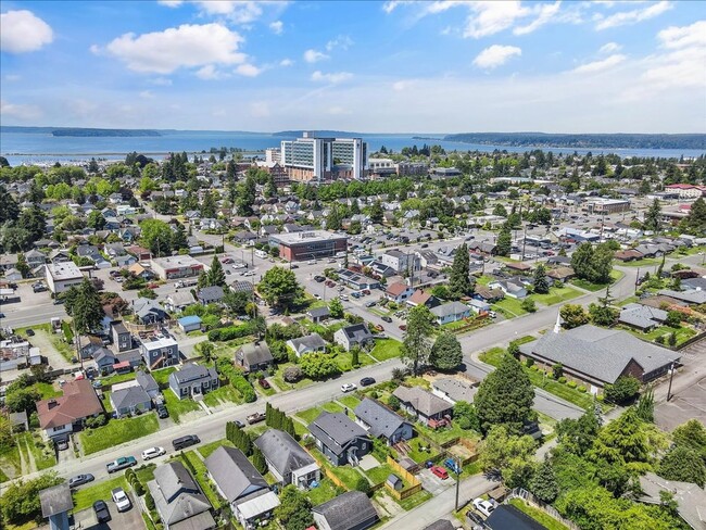 Building Photo - 3Bd/2.25Ba Everett Home