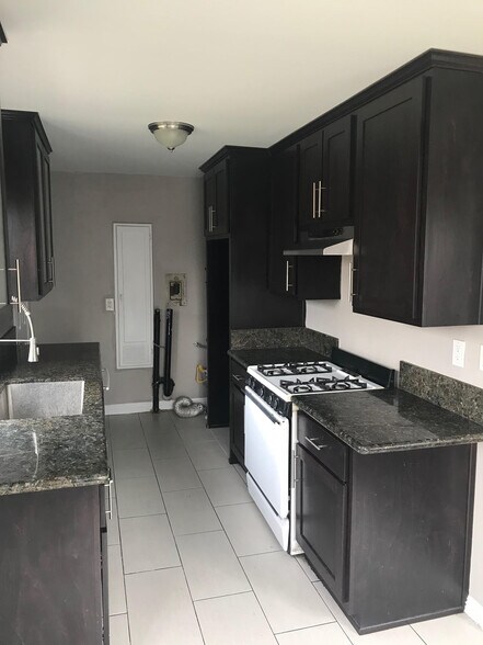 Primary Photo - 1241 W 102nd St