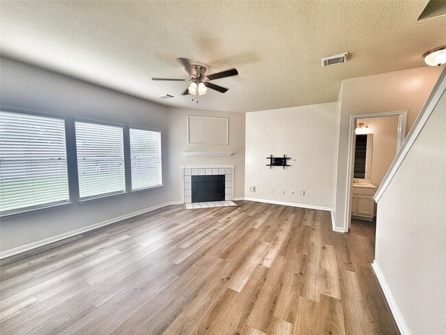 Building Photo - 2715 Sailors Moon Dr