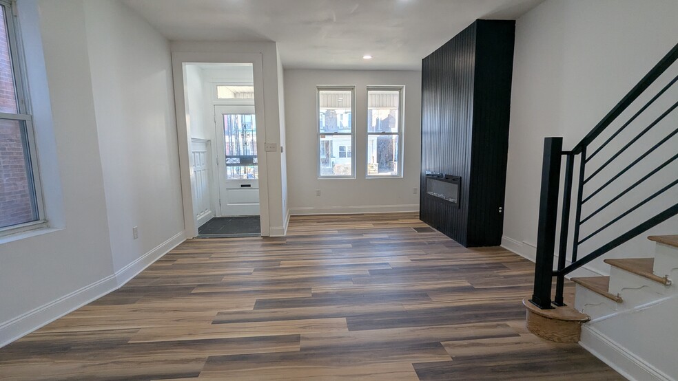 Building Photo - 1223 S 53rd St