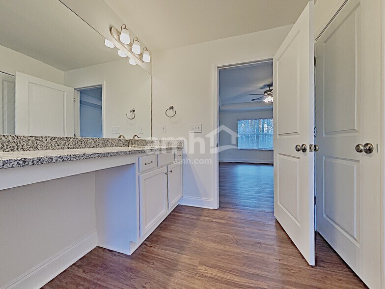 Building Photo - 4915 Franks Creek Way