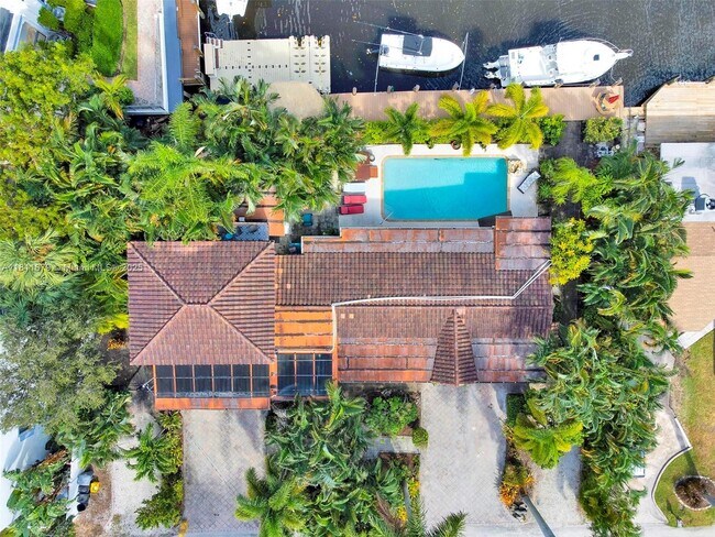 Building Photo - 812 Chukker Rd