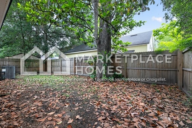 Building Photo - 2167 Thomas Ct