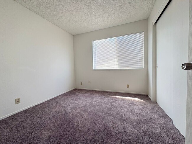 Building Photo - 276 Camellia Way