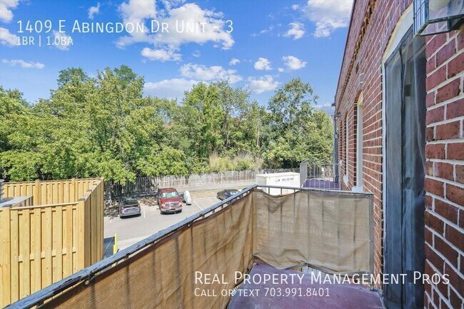 Building Photo - 1409 E Abingdon Dr