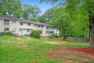Building Photo - Town House in Stafford