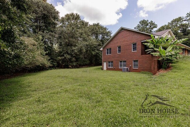 Building Photo - 8671 Macon Hwy