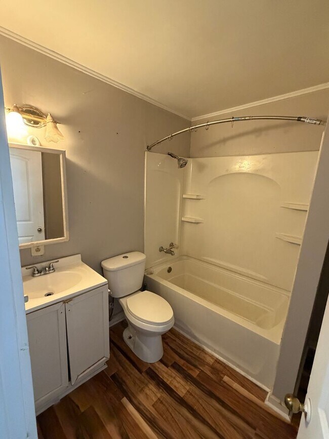 Building Photo - 426 Boulevard St