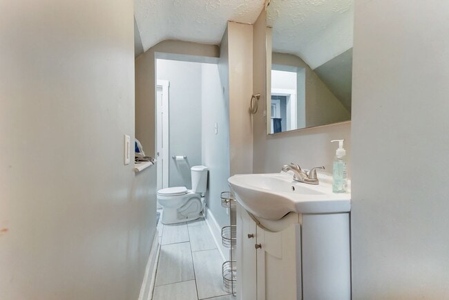 Building Photo - Large Clifton House For 2026-2027!