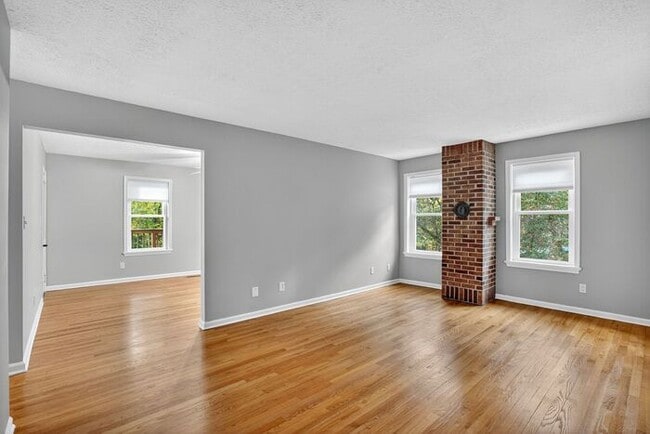 Building Photo - 23259 Laurel Hill Dr