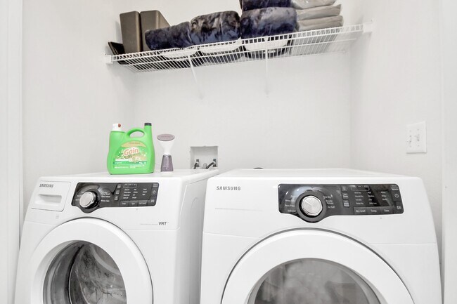 Building Photo - 1806 Drew St