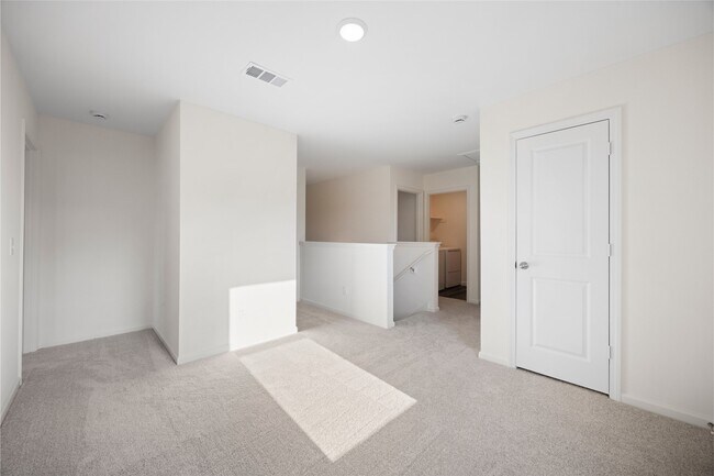 Building Photo - 8807 Vacek Xing Wy