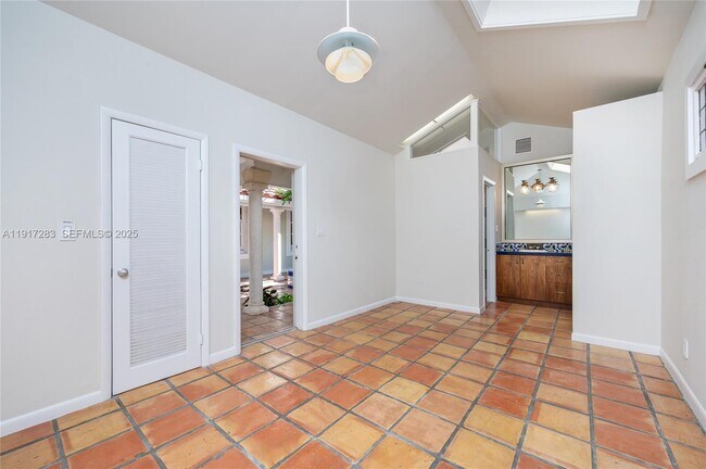 Building Photo - 3240 Morris Ln