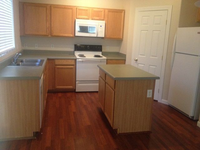 Building Photo - 1222 S 119th Ln