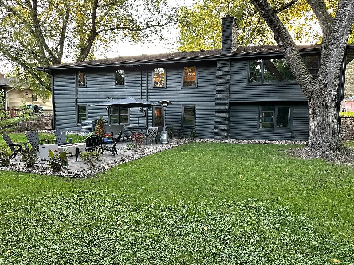 Building Photo - 2490 Quail Ave N