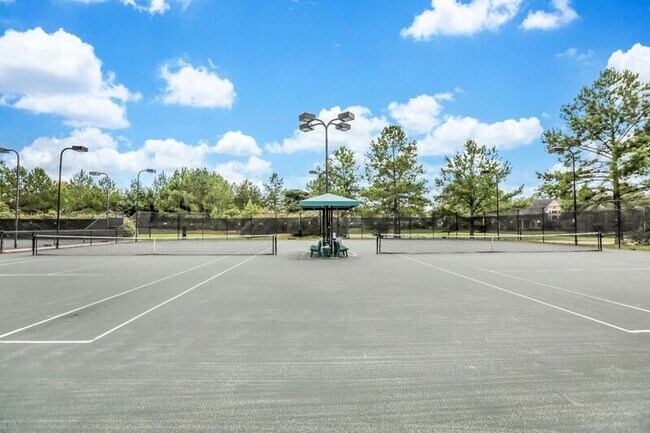 Building Photo - 145 Binscombe Ln