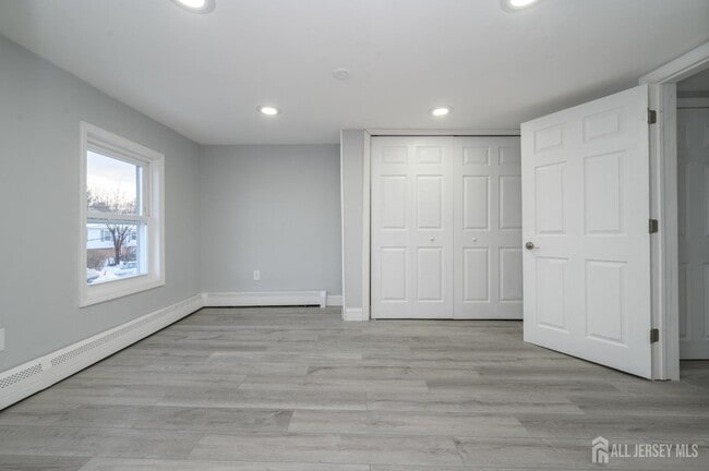 Building Photo - 408 David St