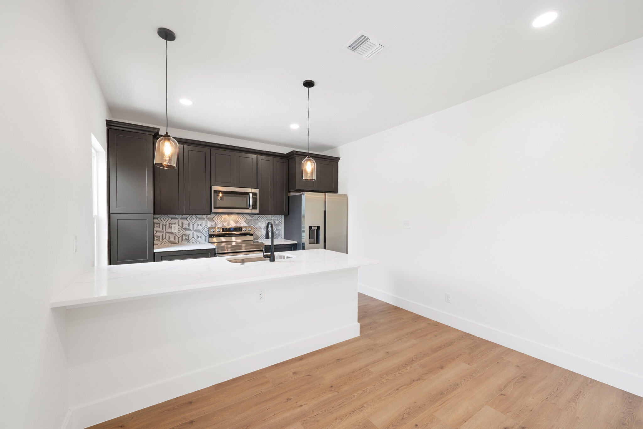 Building Photo - Room in Townhome on Princeton Ave