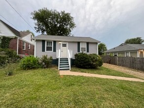 Building Photo - Cozy Cottage in West Nashville, Walk to Charlotte Park, Easy Interstate Access, Fenced Yard, Pet ...