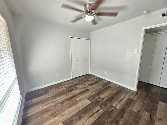 Building Photo - 433 Clearfield Dr