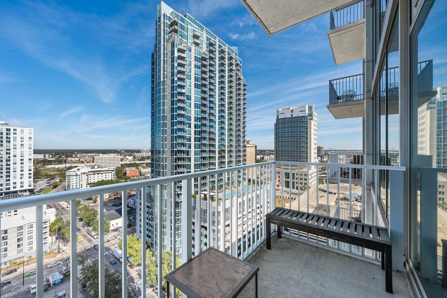 Building Photo - 777 N Ashley Dr