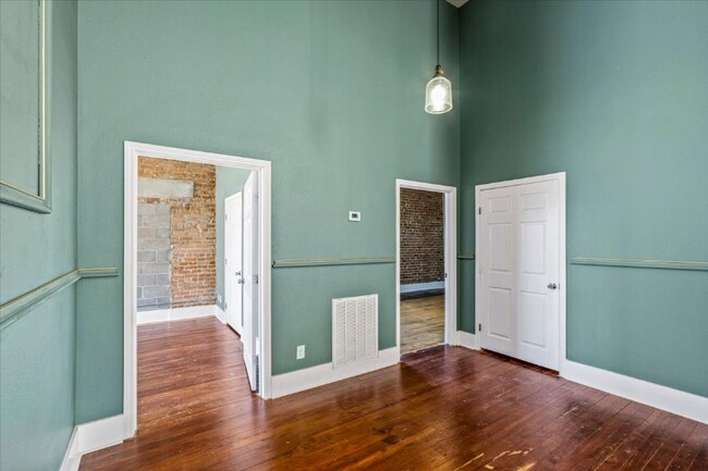 Building Photo - 2111 Postoffice St