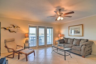 Building Photo - 5285 Coquina Key Dr SE