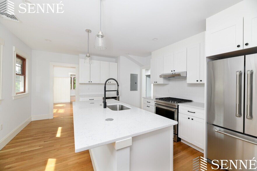 Building Photo - 159 Corey St