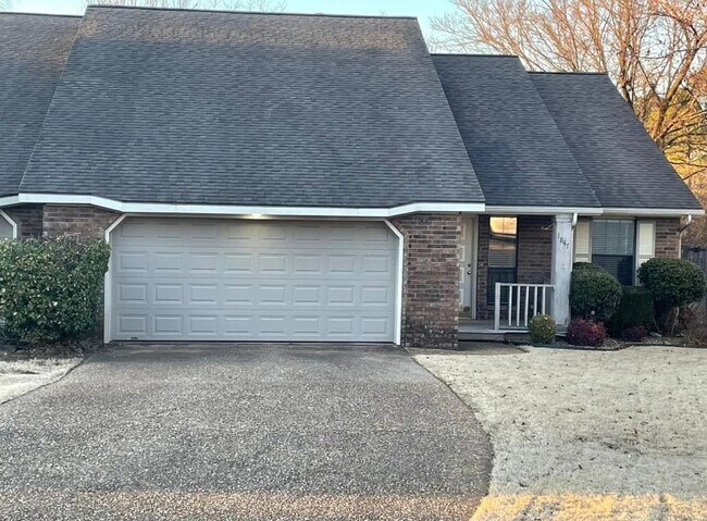 Primary Photo - 3 Bedroom 2.5 bath home