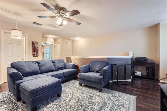 Building Photo - 1125 Strickland Dr