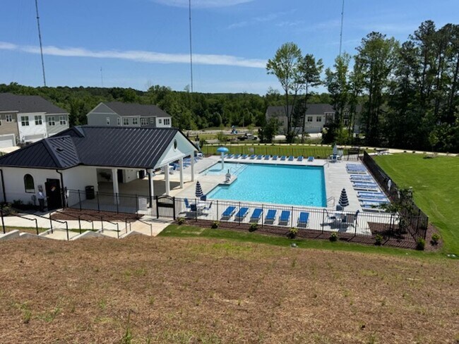 Building Photo - Renaissance at White Oak