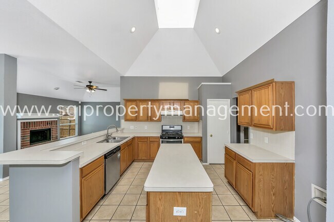 Building Photo - 413 Windy Hill Ln