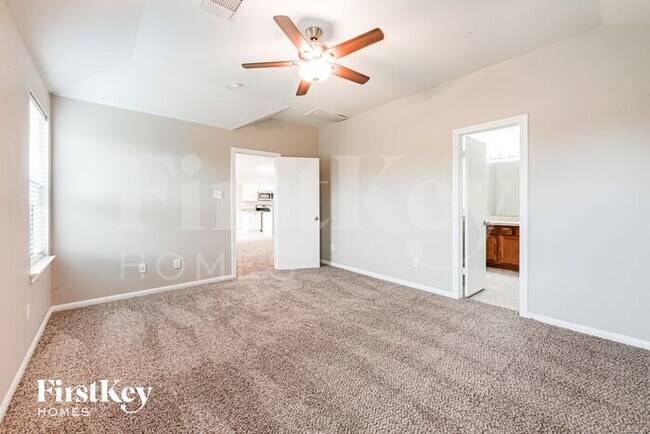 Building Photo - 5212 La Rocco Way