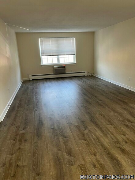 Building Photo - 10 Totman Dr