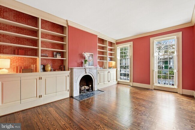 Building Photo - 1241 33rd St NW