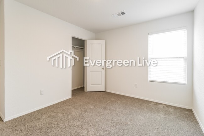 Building Photo - 154 Meadow Dr