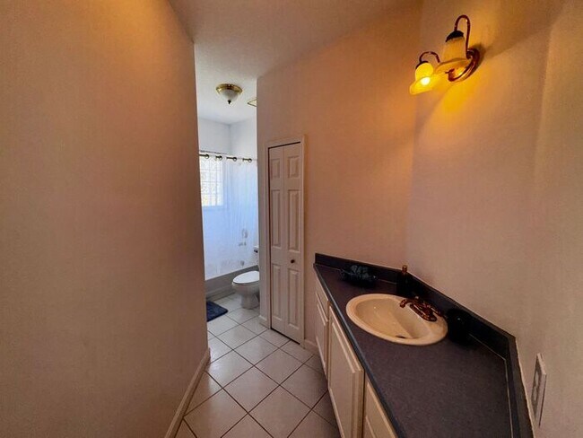 Building Photo - 3 Bedroom 2.5 Bath Cinnamon Bay Home with ...