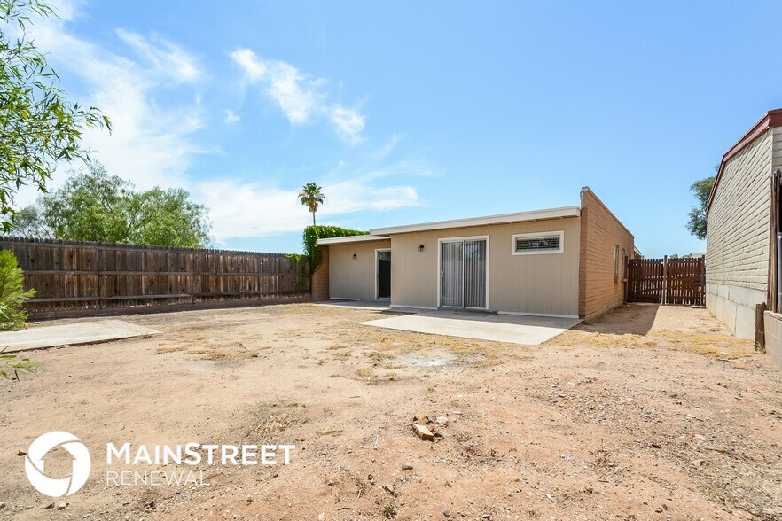 Building Photo - 6970 N Asterion Ln