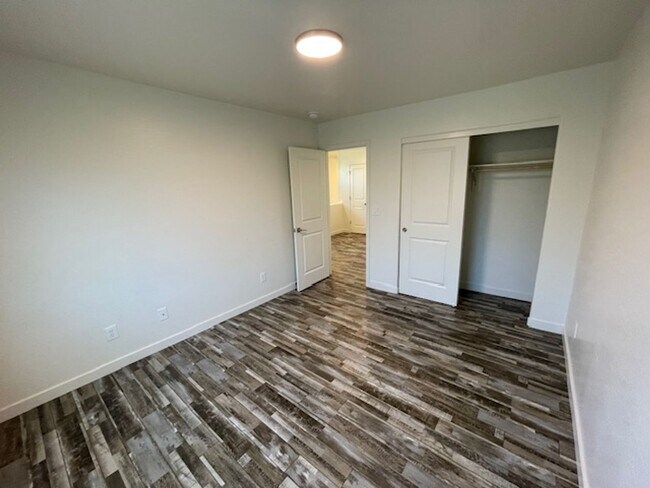 Building Photo - ***3 BEDROOM/2.5 BATHROOM IN PRESCOTT VALLEY***