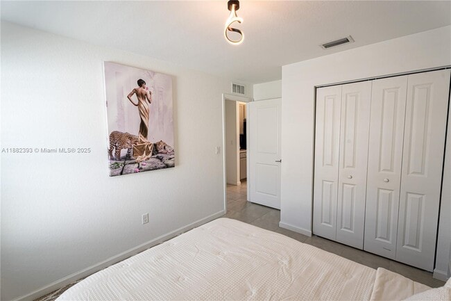 Building Photo - 6172 NW Sweetwood Dr