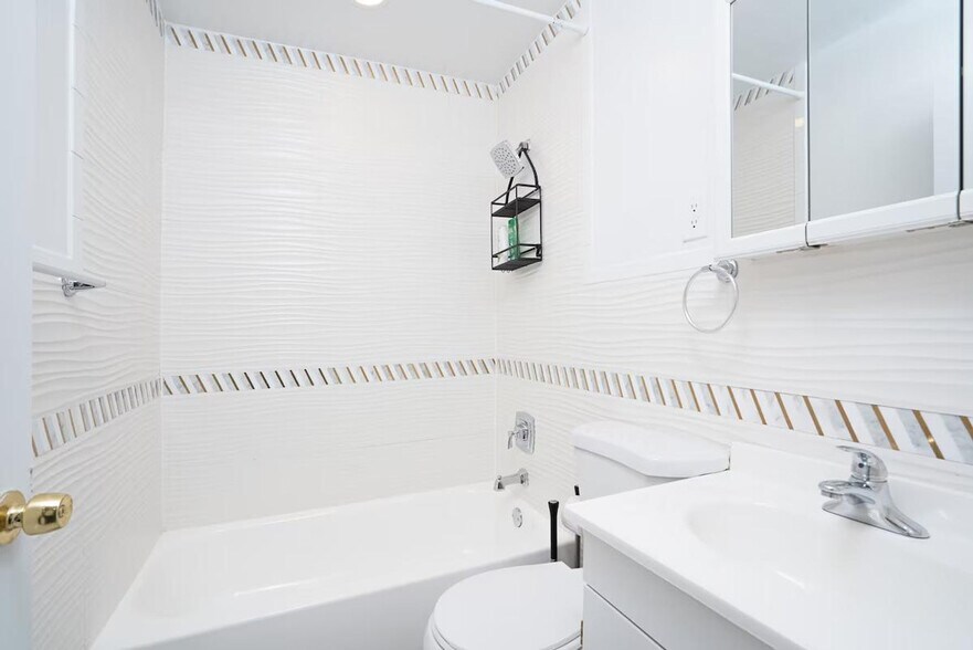 Building Photo - 1830 3rd Ave