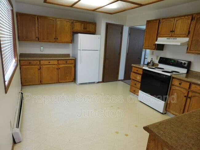 Building Photo - 570 Dawn Ct